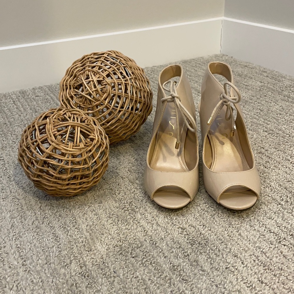 Unisa heels